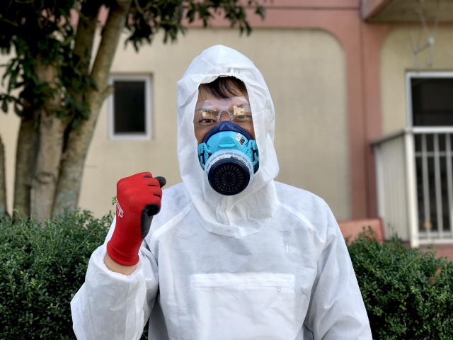 室外機の蜂の巣を駆除する方法